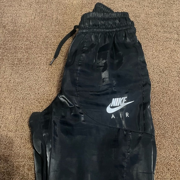 Black Nike windbreaker pants- discontinued! - Picture 2 of 2